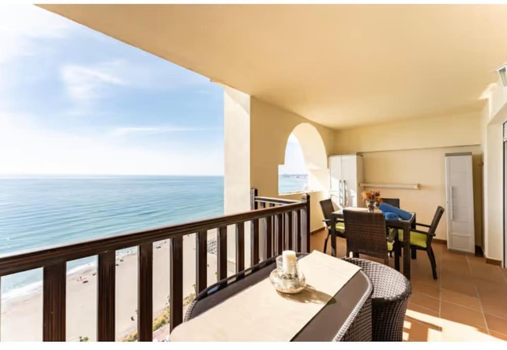 Magnificas Vistas Al Mar Lägenhet Benalmádena Exteriör bild