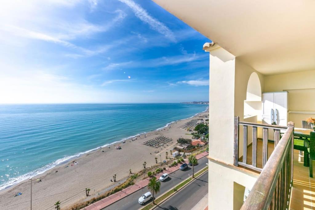 Magnificas Vistas Al Mar Lägenhet Benalmádena Exteriör bild